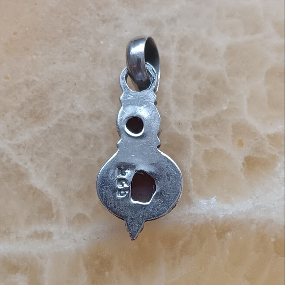 925 Sterling Silver Deep Red Stone or Glass Pendant - Picture 7 of 10